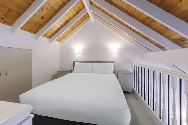 Family Oda (Mezzanine)