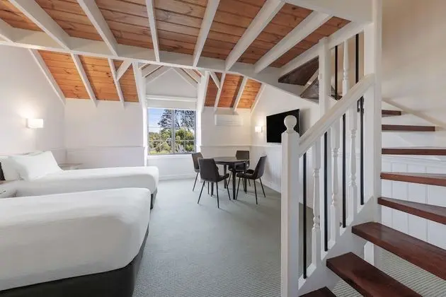 Family Oda (Mezzanine)