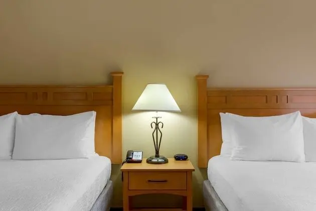 Standard Oda, 2 Büyük (Queen) Boy Yatak, Engellilere Uygun, Sigara İçilmez