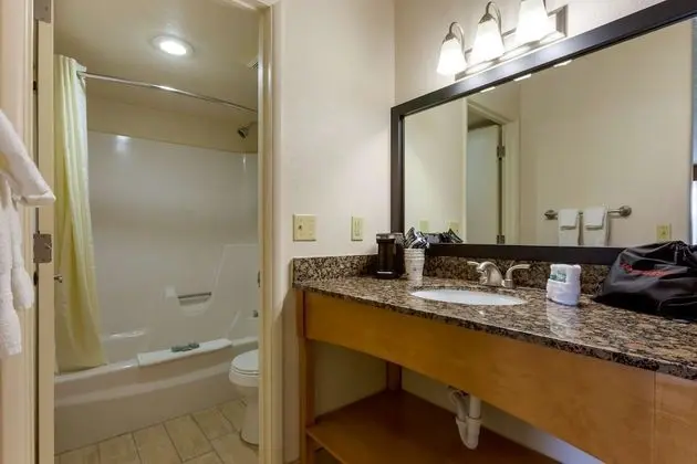 Standard Oda, 2 Büyük (Queen) Boy Yatak, Sigara İçilmez, Mikrodalga