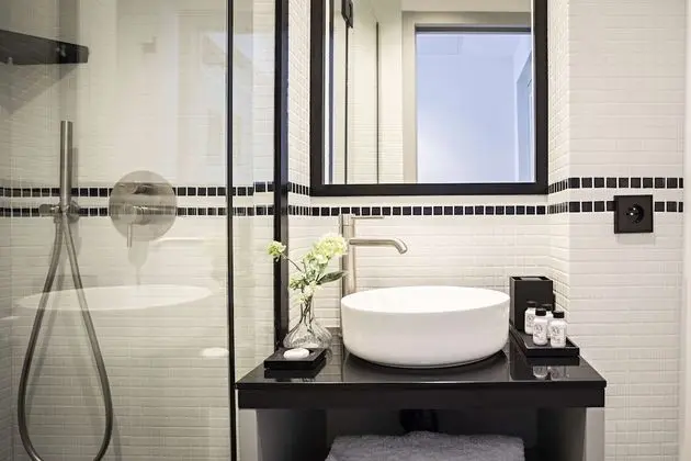 Premium Oda, 1 Büyük (Queen) Boy Yatak, Sigara İçilmez, Balkon (Shower Only)