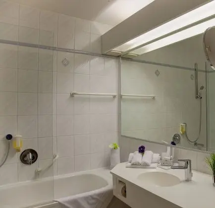 Standard Oda, 1 Büyük (Queen) Boy Yatak