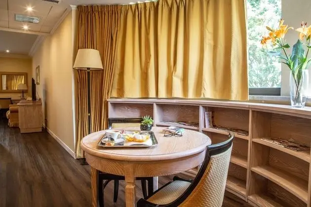 Süit, 1 En Büyük (King) Boy Yatak (Living Room;Larger Room;with Sofabed)