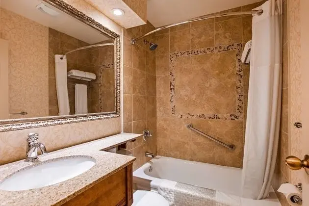 Standard Oda, 1 Büyük (Queen) Boy Yatak, Sigara İçilmez (with Single Sofabed)