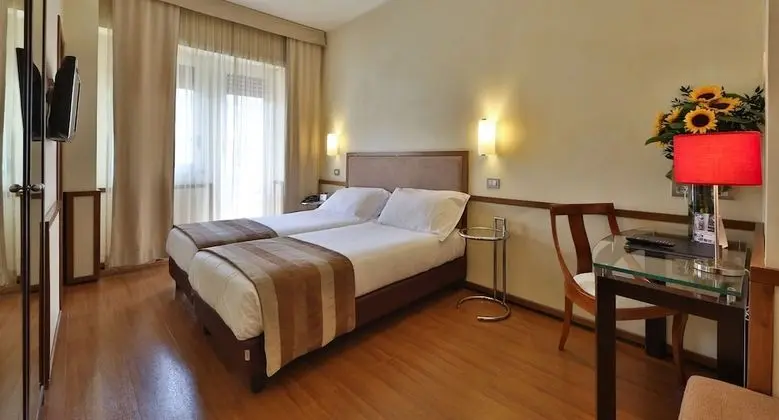 Comfort Oda, 1 Büyük (Queen) Boy Yatak, Sigara İçilebilir