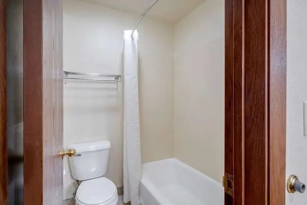 Standard Oda, Birden Çok Yatak, Sigara İçilmez, Buzdolabı ve Mikrodalga (Oversized Room)
