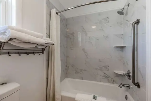 Standard Oda, 2 Büyük (Queen) Boy Yatak, Sigara İçilmez, Buzdolabı ve Mikrodalga