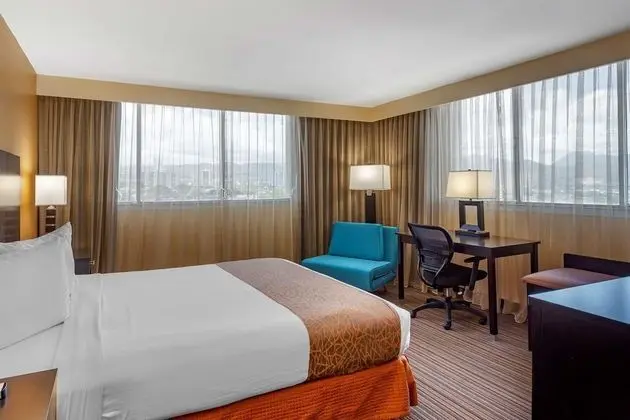 Standard Oda, 1 En Büyük (King) Boy Yatak, Sigara İçilmez (High Floor Harbor View)