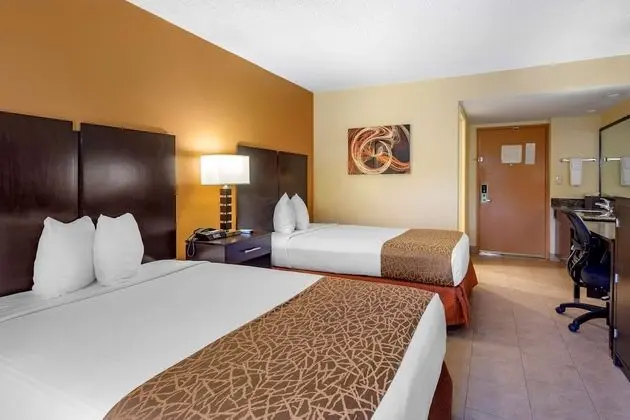 Standard Oda, 2 Çift Kişilik Yatak, Sigara İçilmez, Buzdolabı ve Mikrodalga (Pet Friendly)