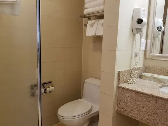 Standard Oda, 2 Büyük (Queen) Boy Yatak, Engellilere Uygun, Sigara İçilmez