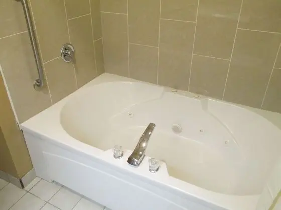 Standard Oda, 1 En Büyük (King) Boy Yatak, Sigara İçilmez, Sıcak Su Küveti (with Single Sofabed)