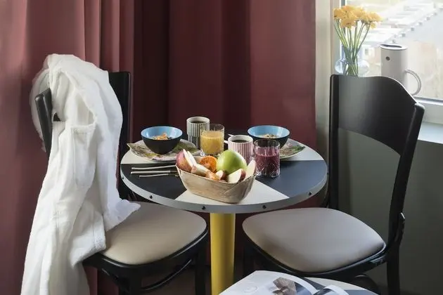 Standard Stüdyo, Birden Çok Yatak, Sigara İçilmez