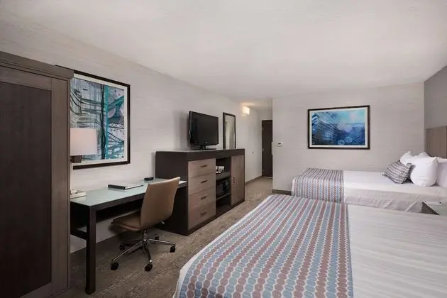 Standard Oda, 2 Büyük (Queen) Boy Yatak, Engellilere Uygun, Sigara İçilmez (Pet Friendly)
