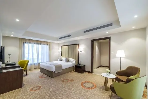 Süit, Birden Çok Yatak, Sigara İçilmez, Şehir Manzaralı (Living Room;Presidential)