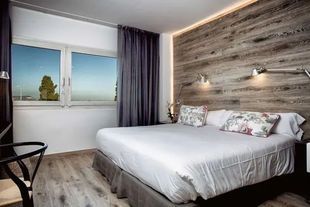 Junior Süit, 1 En Büyük (King) Boy Yatak, Sigara İçilmez