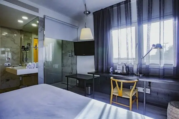 Junior Süit, 1 En Büyük (King) Boy Yatak, Sigara İçilmez