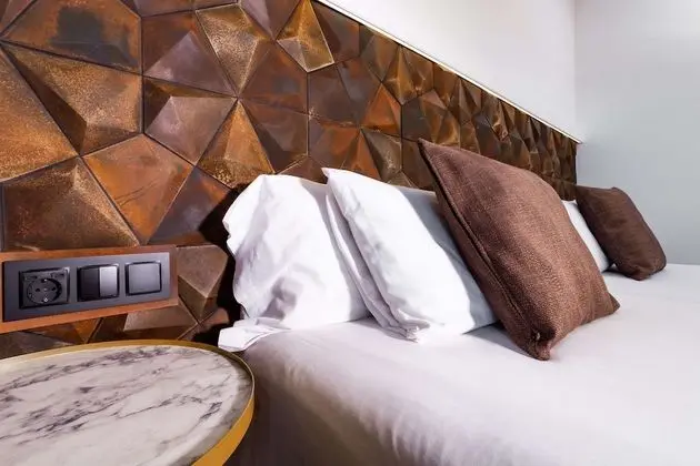 Standard Oda, 1 En Büyük (King) Boy Yatak, Sigara İçilmez (Converts to 2 Twin Beds)