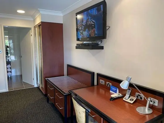 Deluxe Oda, Birden Çok Yatak, Sigara İçilmez, Mikrodalga