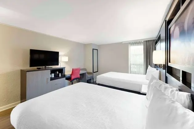 Standard Oda, 2 Büyük (Queen) Boy Yatak, Sigara İçilmez, Buzdolabı ve Mikrodalga (Pet Friendly)