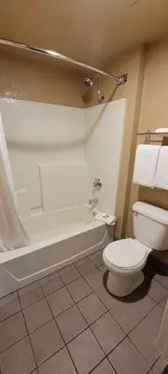 Standard Oda, 2 Büyük (Queen) Boy Yatak, Sigara İçilmez, Buzdolabı ve Mikrodalga
