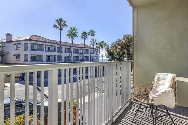 Standard Oda, 2 Çift Kişilik Yatak, Balkon, Kısmi Deniz Manzarası
