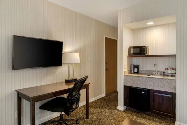 Süit, 1 En Büyük (King) Boy Yatak, Sigara İçilmez, Buzdolabı ve Mikrodalga (with Sofabed)