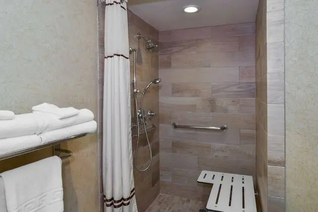 Standard Oda, 1 En Büyük (King) Boy Yatak ve Çekyat, Engellilere Uygun (with Sofabed)
