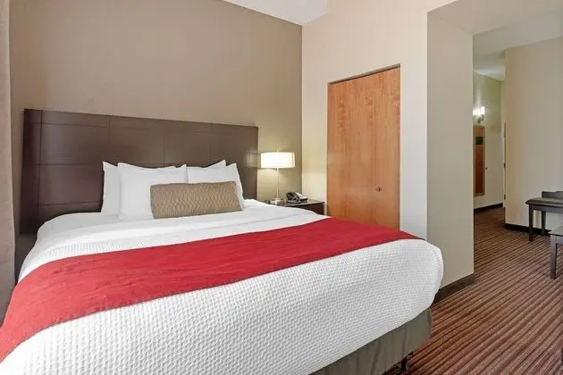 Süit, 1 En Büyük (King) Boy Yatak ve Çekyat, Sigara İçilmez, Mikrodalga (with Sofabed)