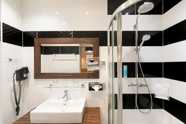 Classic Oda, 1 Büyük (Queen) Boy Yatak, Sigara İçilmez