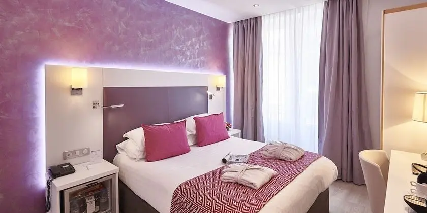 Comfort Oda, 1 Büyük (Queen) Boy Yatak, Sigara İçilmez