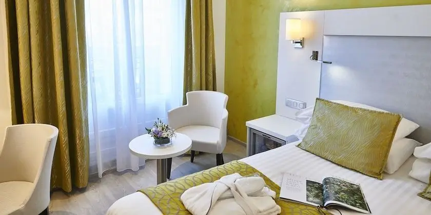 Comfort Oda, 1 Büyük (Queen) Boy Yatak, Sigara İçilmez