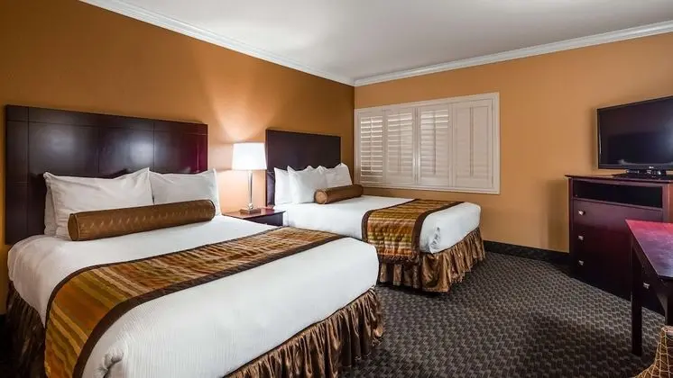 Standard Oda, 2 Çift Kişilik Yatak, Engellilere Uygun, Küvet (No Resort Fees)