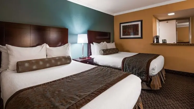 Standard Oda, 2 Çift Kişilik Yatak, Sigara İçilmez, Buzdolabı (No Resort Fees)