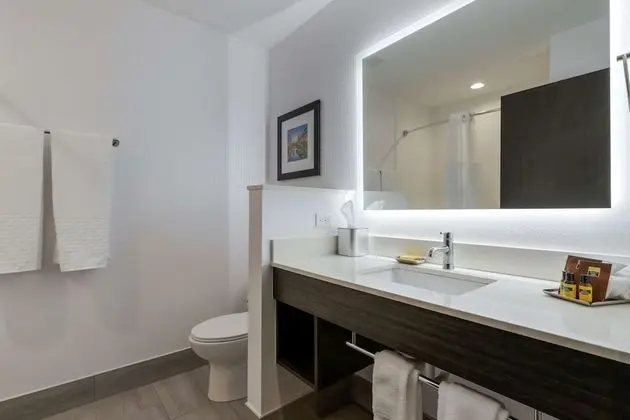 Standard Oda, 1 En Büyük (King) Boy Yatak, Sigara İçilmez, Buzdolabı ve Mikrodalga
