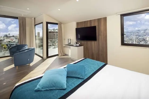 Junior Süit, Birden Çok Yatak, Sigara İçilmez, Şehir Manzaralı