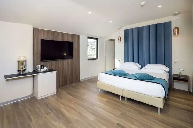 Junior Süit, Birden Çok Yatak, Sigara İçilmez, Şehir Manzaralı