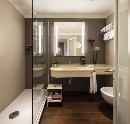 Junior Süit, Birden Çok Yatak, Sigara İçilmez, Şehir Manzaralı