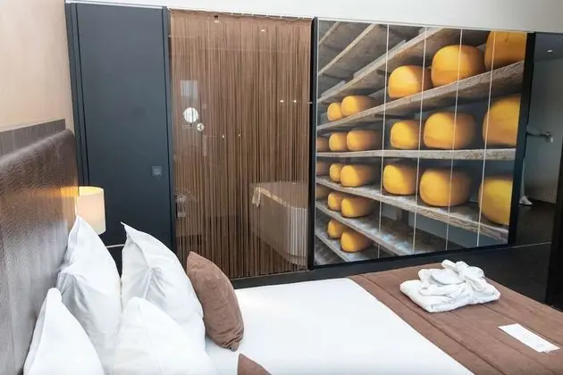 Süit, 1 Çift Kişilik Yatak, Sigara İçilmez, Küvet