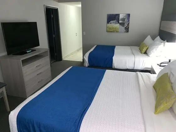 Standard Oda, 2 Büyük (Queen) Boy Yatak, Engellilere Uygun, Buzdolabı ve Mikrodalga