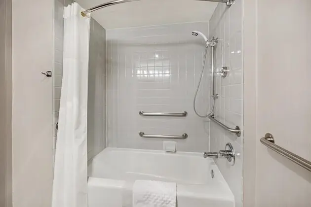 Engellilere uygun banyo