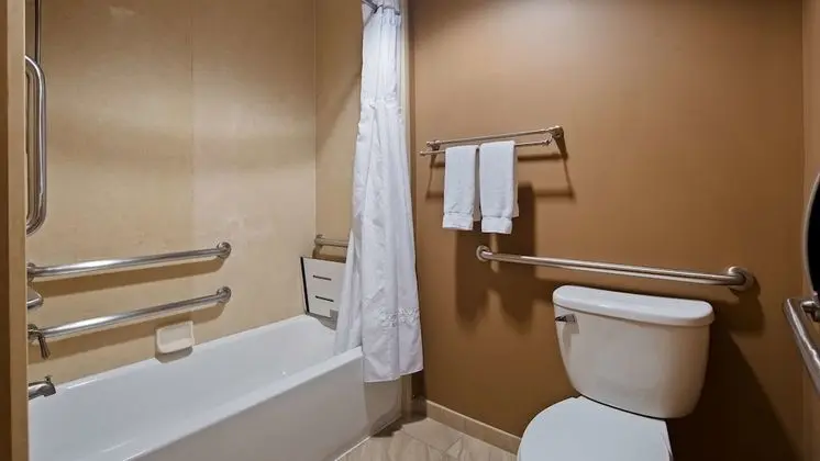 Standard Oda, 1 En Büyük (King) Boy Yatak ve Çekyat, Engellilere Uygun (with Sofabed)