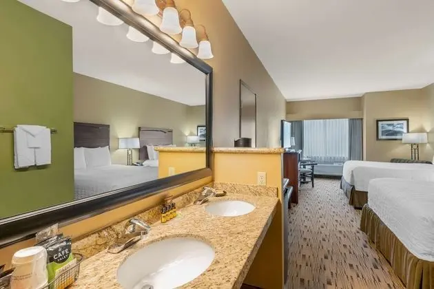 Standard Oda, 2 Büyük (Queen) Boy Yatak, Buzdolabı ve Mikrodalga, Nehir Manzaralı