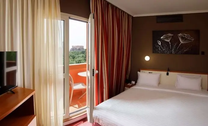 Comfort Oda, 1 En Büyük (King) Boy Yatak, Sigara İçilmez, Balkon
