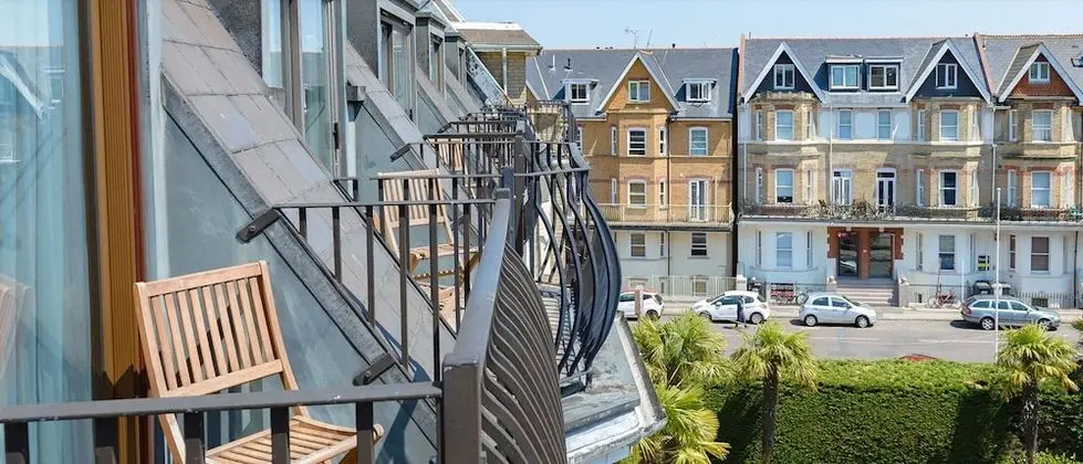 Standard Oda, 2 Tek Kişilik Yatak, Sigara İçilmez, Balkon