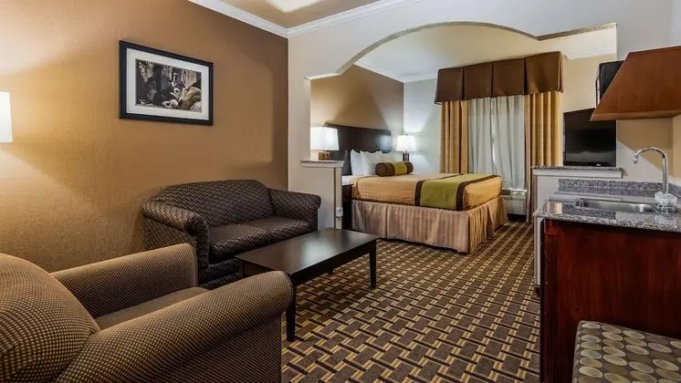 Süit, 1 En Büyük (King) Boy Yatak, Sigara İçilmez (with Sofabed)