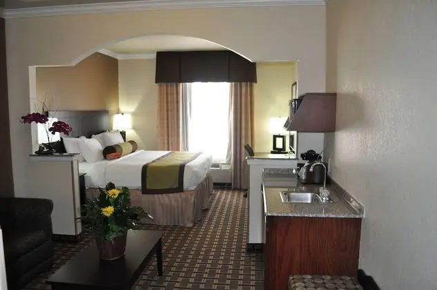 Süit, 1 En Büyük (King) Boy Yatak, Sigara İçilmez (with Sofabed)