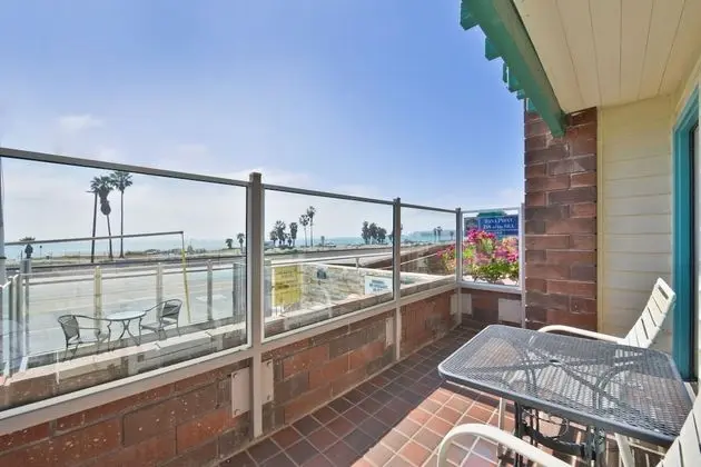 Standard Oda, 2 Büyük (Queen) Boy Yatak, Sigara İçilmez, Balkon