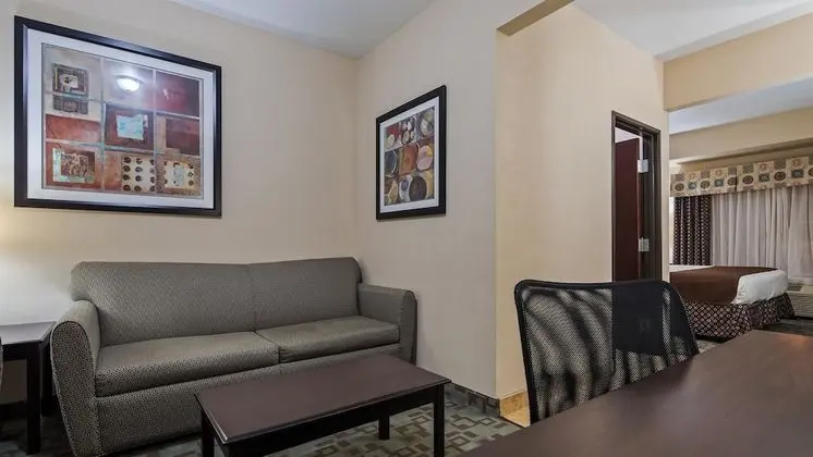 Süit, 1 En Büyük (King) Boy Yatak ve Çekyat, Sigara İçilmez, Buzdolabı ve Mikrodalga (with Sofabed)