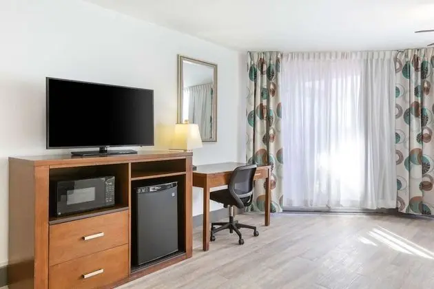 Standard Oda, 1 En Büyük (King) Boy Yatak, Sigara İçilmez, Buzdolabı ve Mikrodalga
