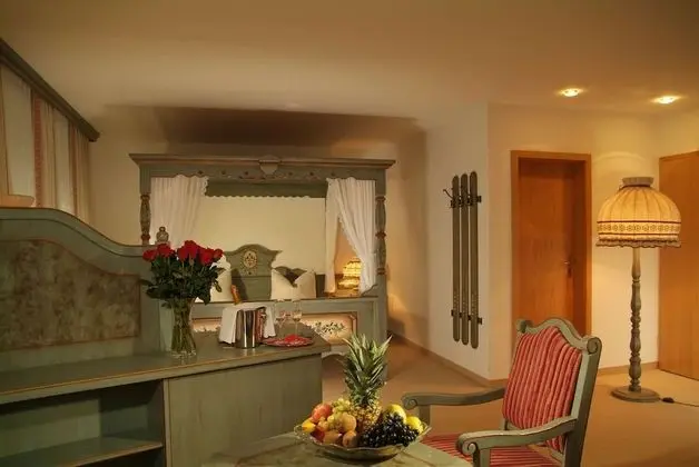 Süit, 1 En Büyük (King) Boy Yatak (Living Room;with Sofabed)